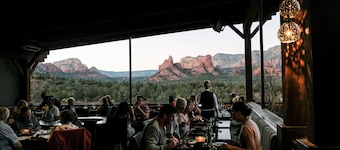 Luxurious, Upscale Townhome In Sedona. Super clean, gourmet kitchen, comfy beds!