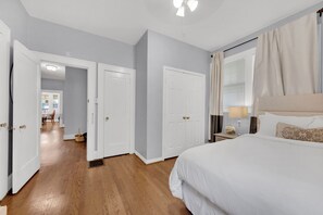 3 bedrooms, desk, iron/ironing board, free WiFi