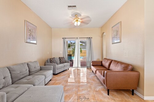 Discover a fantastic 3BR property near Disney, Universal Studios, and Sea World!