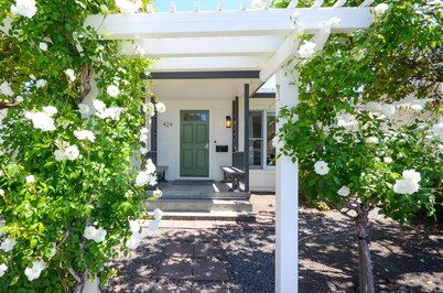 Cottage Sonoma @ Historic Plaza. - Includes Wine Tasting Passport