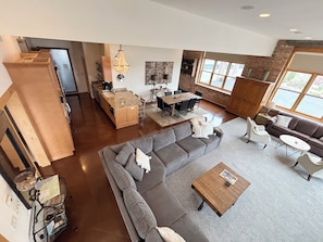 Smart TV, fireplace, books