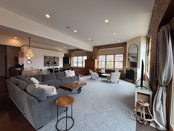 Smart TV, fireplace, books