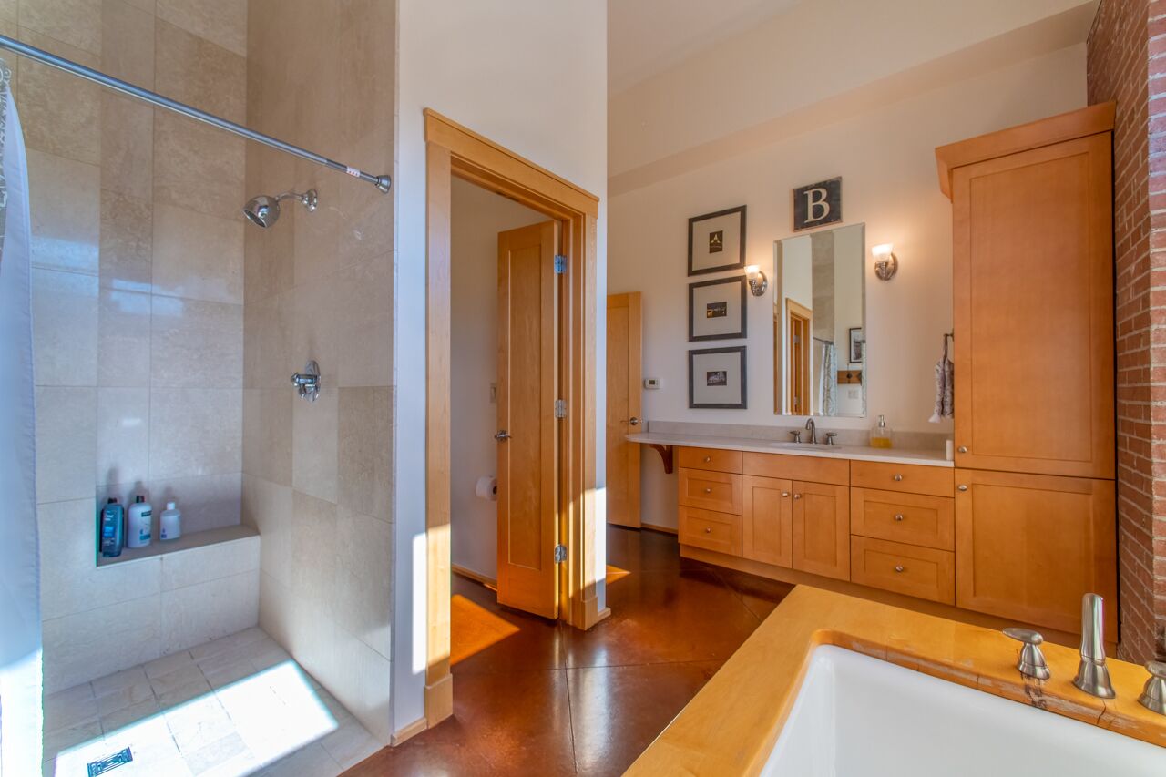 Shower, jetted tub, hair dryer, towels