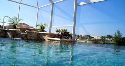 Villa de lujo recién amueblada, piscina climatizada / spa climatizada, acceso al golfo, wifi gratis
