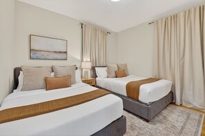 3 bedrooms, desk, iron/ironing board, travel crib