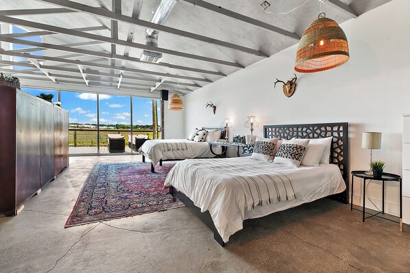 3 bedrooms, desk, iron/ironing board, free WiFi