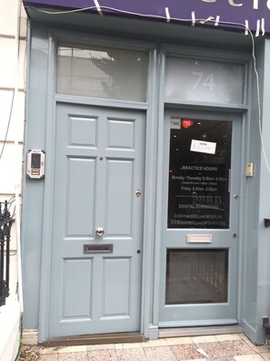 تفاصيل الفندق من الخارج