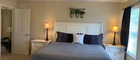 3 chambres, fer et planche à repasser, lit parapluie, Wi-Fi gratuit