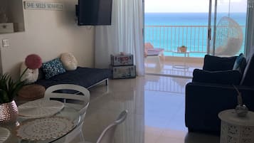 Smart TV, fireplace, video games, DVD player