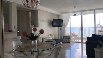 Smart TV, fireplace, video games, DVD player