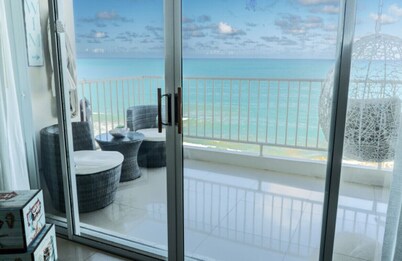OCEAN VIEW GORGEOUS 1 BEDROOM CONDO APT A MILLION DOLLAR VIEW.5stars☀️BEST APT