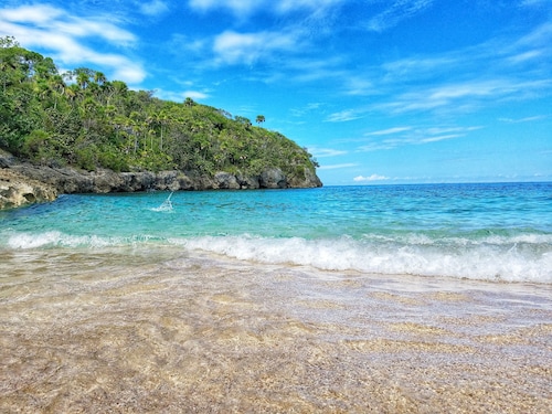 Villa Serenity · 5BR Fully Staffed Oceanview Villa w/ Chef, Pool & Beach Access