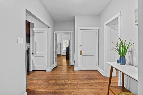 Spacious 3BR Near Botanical Garden | Quiet Corner House | Southwest Garden