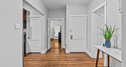 Spacious 3BR Near Botanical Garden | Quiet Corner House | Southwest Garden