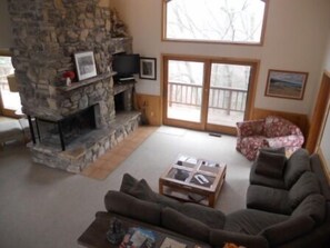 Smart TV, fireplace, video games, DVD player - BEST LOCATION borders Whitefish Dunes St Park with the Best Sand Beach! (Sturgeon Bay)