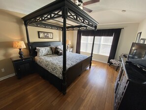 6 bedrooms, iron/ironing board, WiFi, bed sheets