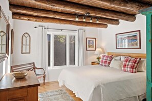 3 bedrooms, iron/ironing board, WiFi, bed sheets - Luna - Historic Adobe, Walk to Railyard, Plaza (Santa Fe)