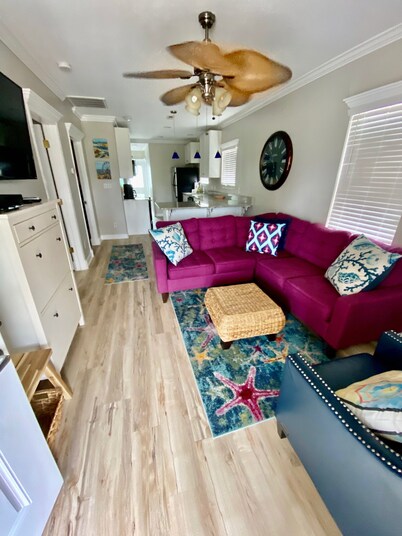 Cutest Cottage on the Beach- FREE WIFI and Laundry Included sleeps 5