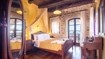 1 bedroom, in-room safe, desk, iron/ironing board