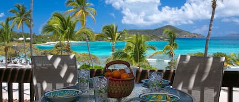 تناول الطعام بالخارج