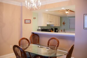 Dining - Oceanfront_Spacious_View the Sunrise_ Family Friendly & Quiet Building (Myrtle Beach)