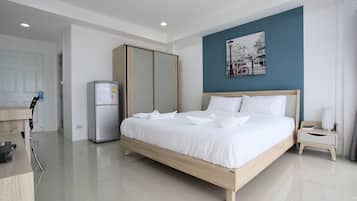 Standard Double Room | Desk, free WiFi, bed sheets