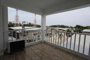 Terrace/patio - Living by Grace (Si Sunthon)