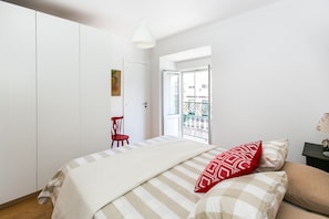 2 makuuhuonetta, silitysrauta/-lauta, vauvan matkasänky, ilmainen Wi-Fi