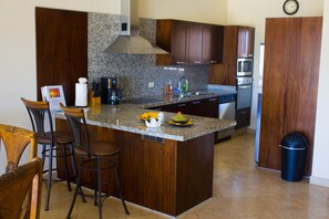 Coffee/tea maker, dining tables