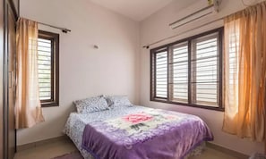 2 bedrooms, in-room safe, iron/ironing board, WiFi - Ultra modern bungalow in Jakkur (Bengaluru)