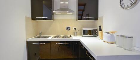 Frigorifero, microonde, forno, lavastoviglie