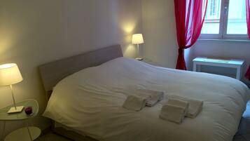 3 chambres, fer et planche à repasser, Wi-Fi gratuit, draps fournis