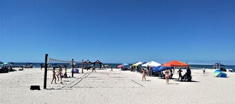 AUSGEZEICHNETE LAGE IM HERZEN VON HOLMES BEACH AUF DER ANNA MARIA ISLAND!