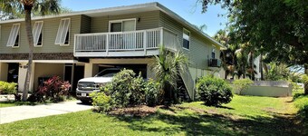 AUSGEZEICHNETE LAGE IM HERZEN VON HOLMES BEACH AUF DER ANNA MARIA ISLAND!