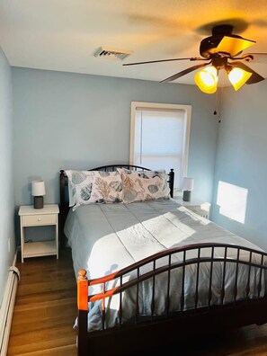 4 habitaciones, escritorio, tabla de planchar con plancha y wifi gratis 