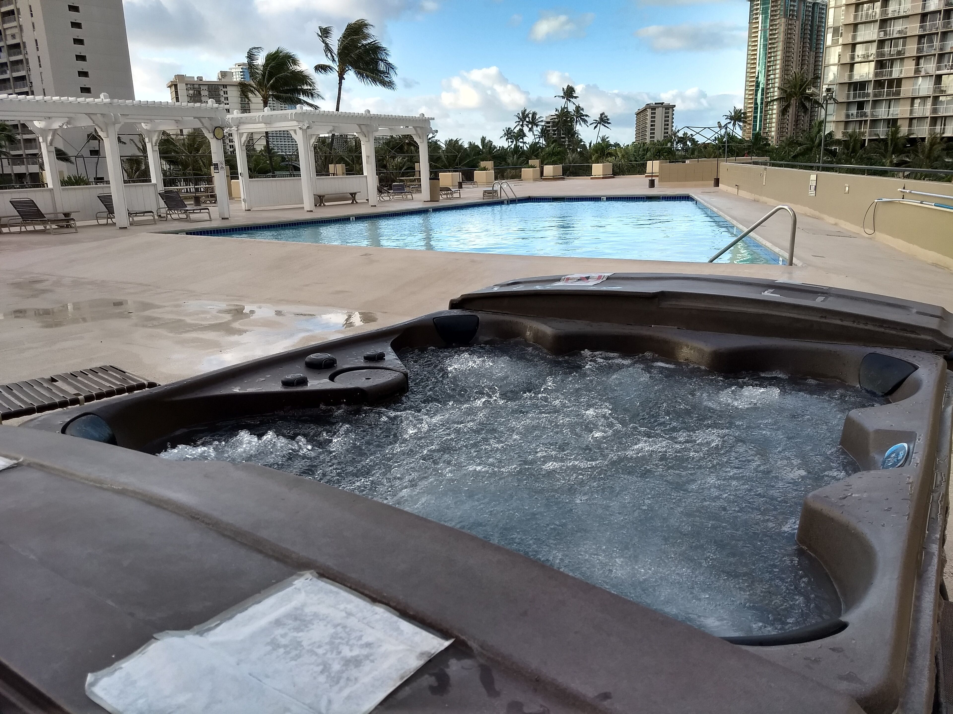 Ulkouima-allas, lämmitetty uima-allas