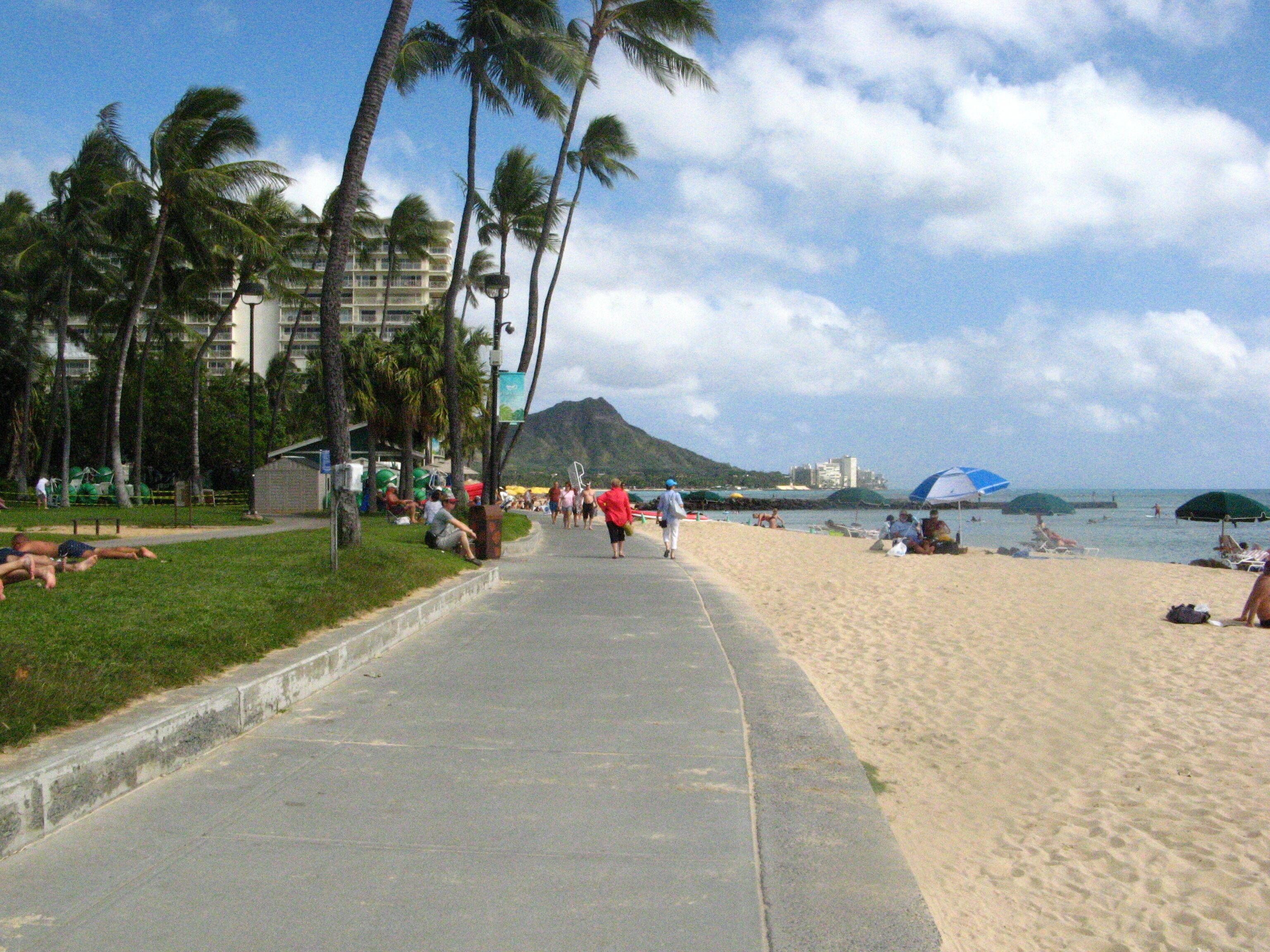 Aurinkotuoleja, rantapyyhkeitä