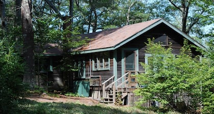 Cottage on Beautiful Long Pond with Fantastic Sandy Lakefront Beach