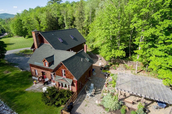 Birds Eye View of our Family Vacation Lodge. Sits on 7 acres