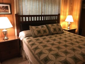 4 soverom, strykejern/-brett, wi-fi (inkludert) og sengetøy