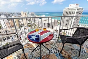 Property grounds - Amazing, OCEAN VIEW STUDIO - BALCONY- Wi-Fi -APT has GENERATOR- PARKING Optional (Condado, San Juan)