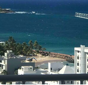 Beach nearby, beach towels - Amazing, OCEAN VIEW STUDIO - BALCONY- Wi-Fi -APT has GENERATOR- PARKING Optional (Condado, San Juan)