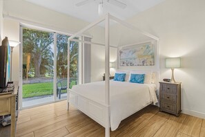 3 bedrooms, desk, iron/ironing board, travel crib