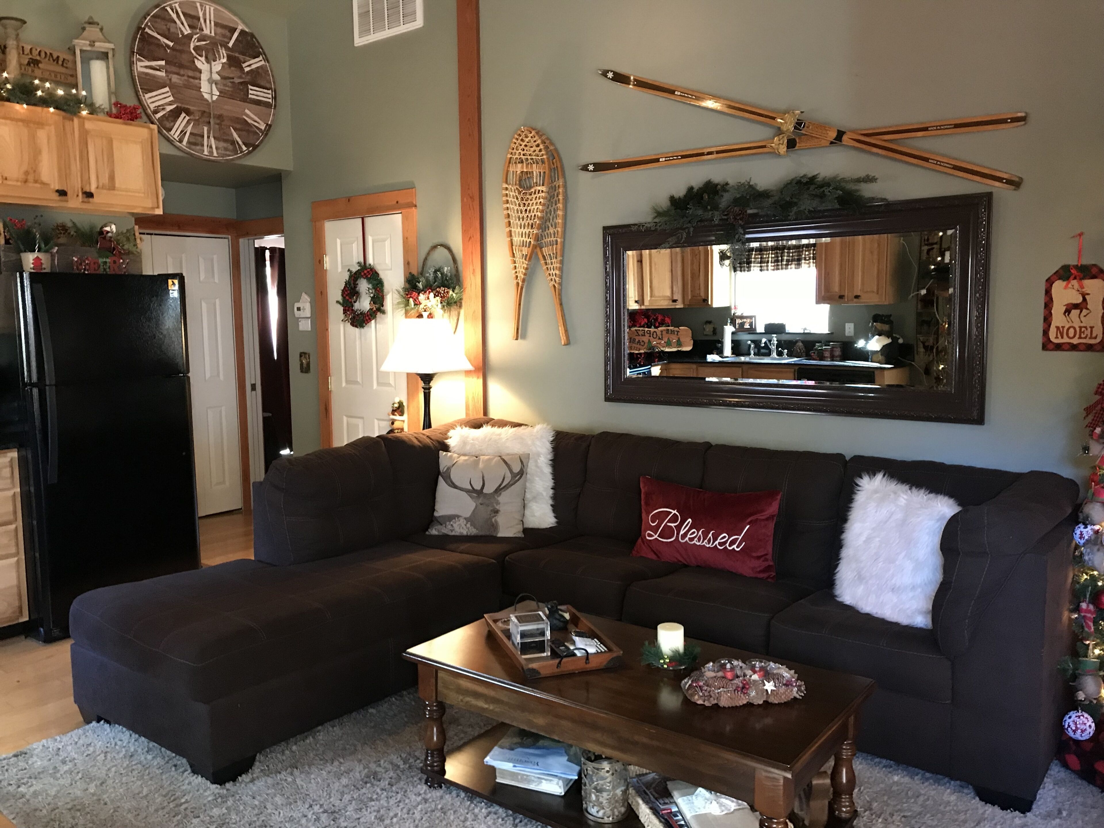 Smart TV, fireplace, DVD player, books