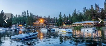 TOP RATED BASS LAKE - YOSEMITE GETAWAY ONE BLOCK FROM LAKE.  