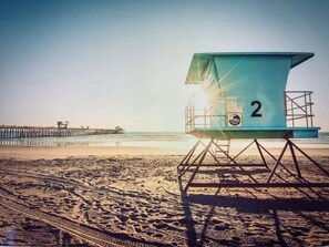Beach nearby, beach umbrellas, beach towels - Private Enchanted Garden (Oceanside)