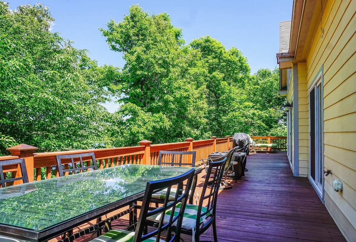 The Summer Shade Inn Lake Gaston Paddle Boards, Kayaks Included