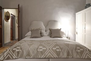 4 Schlafzimmer, Zimmersafe, Bügeleisen/Bügelbrett, WLAN
