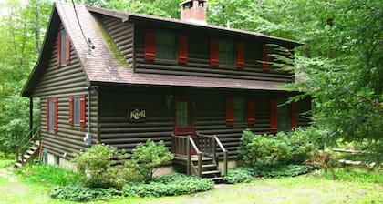 Experience Delaware Riverfront cabin nestled in the woods, Pet/Family Friendly