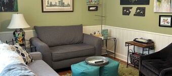 5* Cutie Has It All! Just Bring Family & Friends!